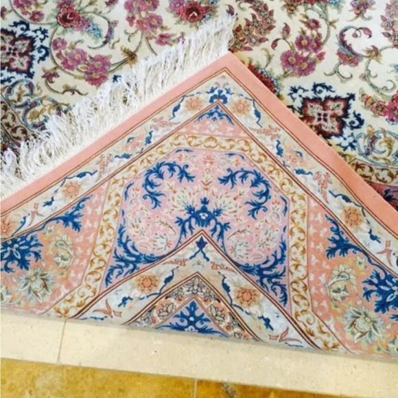 PERSIAN RUG- GENUINE-100% SILK-MADE IN QUOM- 10 FT LONG BY 6.5 WIDE- - Picture 7 of 11